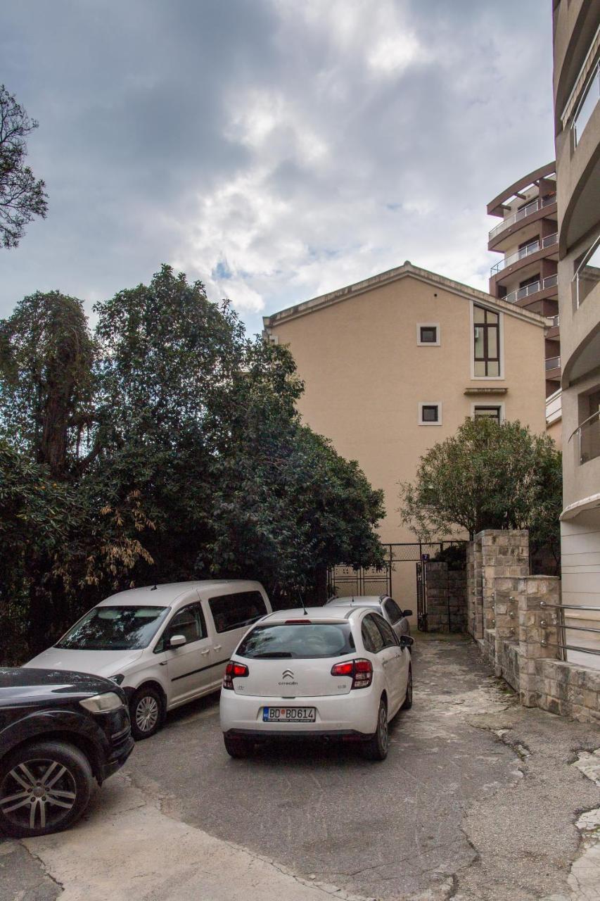 Guest House Mandarina Budva Exterior photo